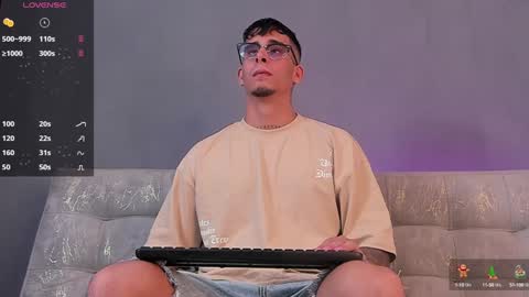 Snapshot of camilo_ospina_ chatting on 1, 1, 2025 INDEPENDENT MODEL online show from 1, 1, 2025