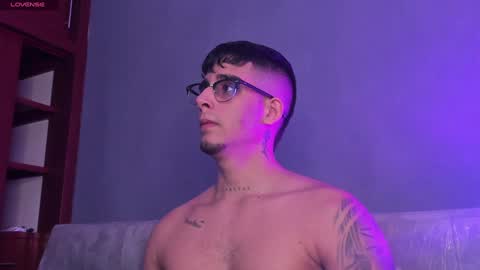 Snapshot of camilo_ospina_ chatting on 11, 1, 2025 INDEPENDENT MODEL online show from 11, 1, 2025