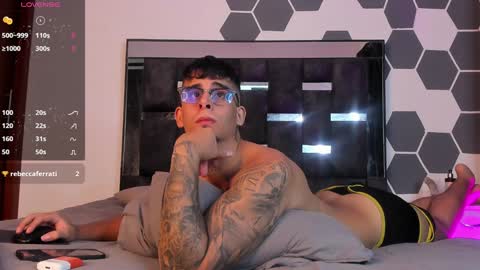 Snapshot of camilo_ospina_ chatting on 1, 2, 2025 INDEPENDENT MODEL online show from 1, 2, 2025