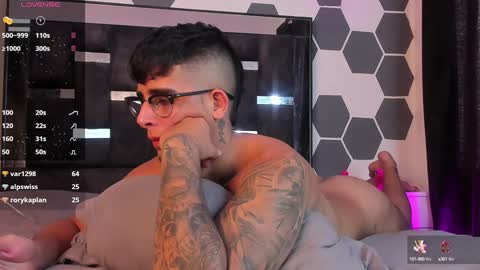 Snapshot of camilo_ospina_ chatting on 1, 2, 2025 INDEPENDENT MODEL online show from 1, 2, 2025