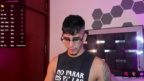 Snapshot of camilo_ospina_ chatting on 8, 2, 2025 INDEPENDENT MODEL online show from 8, 2, 2025