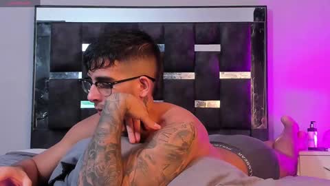 Snapshot of camilo_ospina_ chatting on 3, 3, 2025 INDEPENDENT MODEL online show from 3, 3, 2025