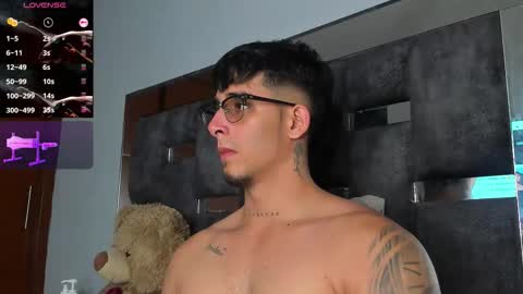 Snapshot of camilo_ospina_ chatting on 15, 9, 2025 INDEPENDENT MODEL online show from 15, 9, 2025