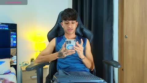 Snapshot of camilobass_ chatting on 23, 4, 2026 Camilo Bass online show from 23, 4, 2026