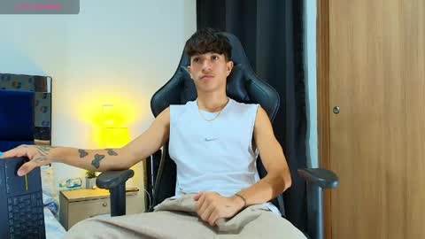 Snapshot of camilobass_ chatting on 9, 5, 2026 Camilo Bass online show from 9, 5, 2026