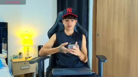 Snapshot of camilobass_ chatting on 13, 5, 2026 Camilo Bass online show from 13, 5, 2026