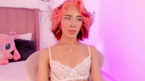 Snapshot of camilodoumit chatting on 12, 10, 2025 CamiloDoumit online show from 12, 10, 2025