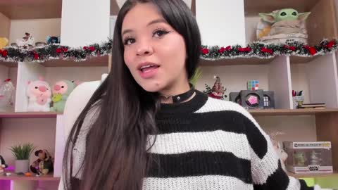 Snapshot of cammiefoalss chatting on 17, 12, 2024 Lets reach 200 thumbs up online show from 17, 12, 2024