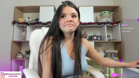 Snapshot of cammiefoalss chatting on 27, 12, 2024 Lets reach 200 thumbs up online show from 27, 12, 2024