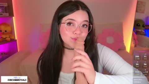 Snapshot of cammiefoalss chatting on 9, 11, 2025 Lets reach 200 thumbs up online show from 9, 11, 2025