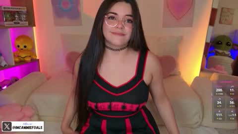 Snapshot of cammiefoalss chatting on 14, 11, 2025 Lets reach 200 thumbs up online show from 14, 11, 2025