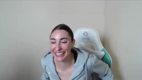 cammila horn online show from 22, 10, 2025