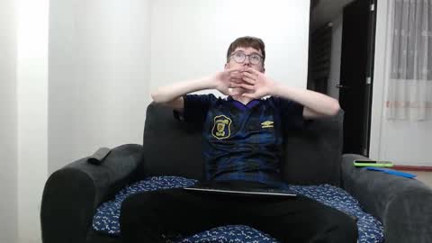 Snapshot of cammykev chatting on 13, 9, 2025 online show from 13, 9, 2025