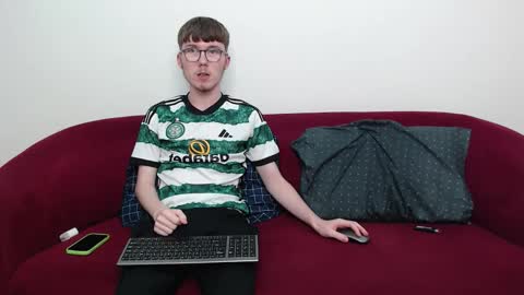 Snapshot of cammykev chatting on 21, 10, 2025 online show from 21, 10, 2025