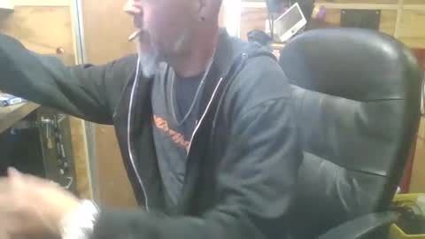 Chris online show from 15, 4, 2026