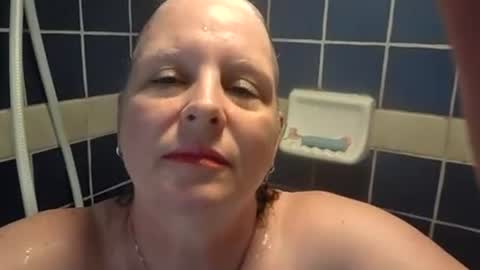 canadianqueen1973 online show from 16, 6, 2026