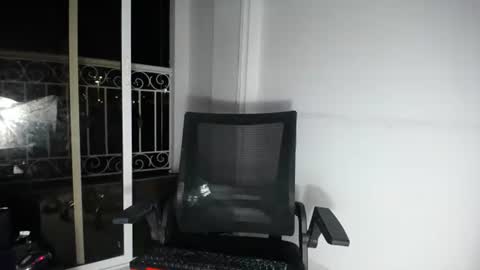 Snapshot of candacesxhot chatting on 17, 1, 2025 cumorsmooke online show from 17, 1, 2025