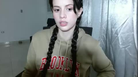 Snapshot of candacesxhot chatting on 22, 9, 2025 cumorsmooke online show from 22, 9, 2025