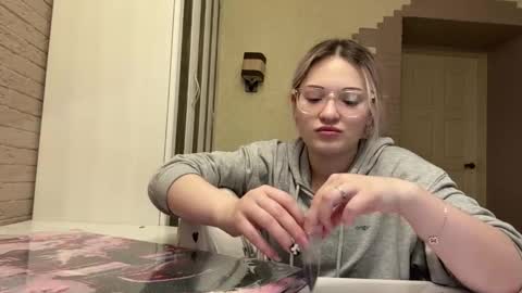 candelariahile online show from 16, 2, 2026