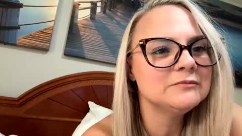 Snapshot of candicewlahna chatting on 10, 9, 2025 candicewlahna online show from 10, 9, 2025