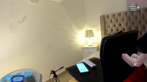 Candie  online show from 30, 10, 2025