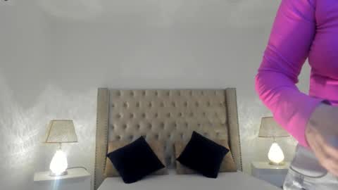 Candie  online show from 14, 12, 2025