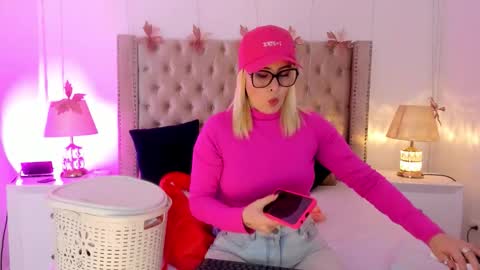 Candie  online show from 17, 2, 2026