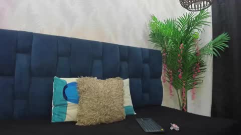 candise online show from 2, 12, 2025