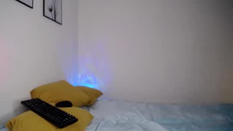   online show from 27, 2, 2025