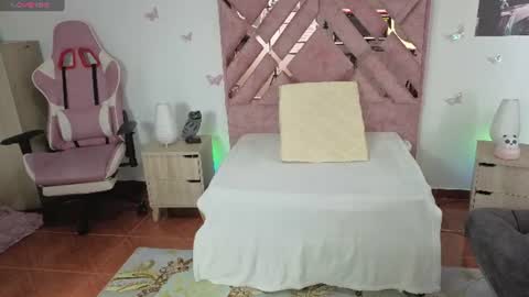 Snapshot of candy_chloe02 chatting on 22, 6, 2026 Im ChloeJoin The Fan Club online show from 22, 6, 2026