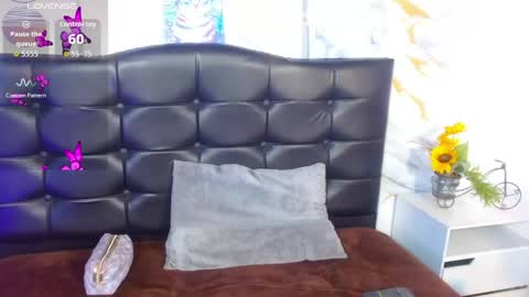 Isabella online show from 8, 5, 2026
