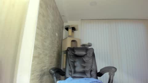 candy_queen81 online show from 13, 4, 2026