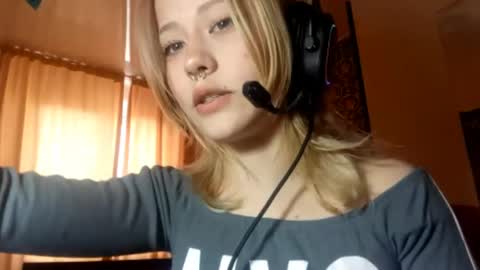 Mia online show from 11, 4, 2026