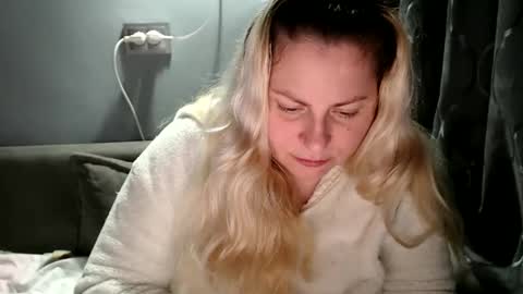 Laura online show from 10, 10, 2025