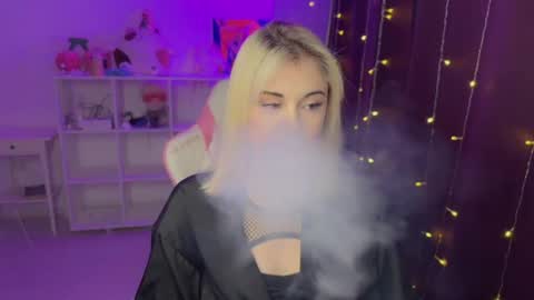 Snapshot of candyhannah chatting on 27, 11, 2025 You can call me HH online show from 27, 11, 2025