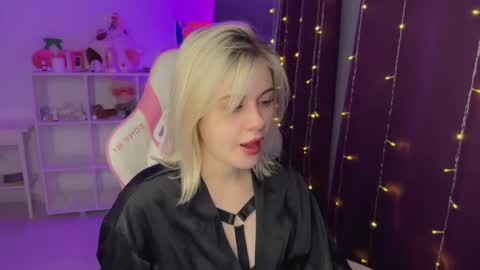 Snapshot of candyhannah chatting on 2, 12, 2025 You can call me HH online show from 2, 12, 2025