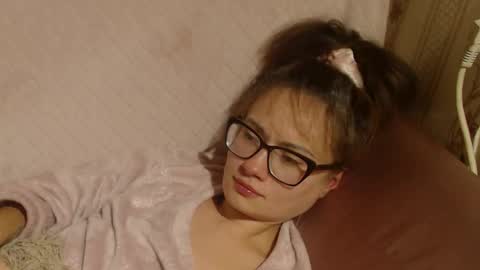 say meow and send tips  online show from 23, 10, 2025