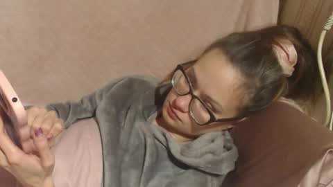 say meow and send tip  online show from 22, 12, 2025