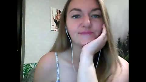 Snapshot of candyolime chatting on 10, 9, 2025 Daisy online show from 10, 9, 2025