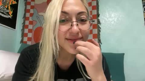 Snapshot of canyousendmemoney chatting on 2, 3, 2026 baby online show from 2, 3, 2026