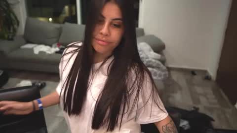 Snapshot of capriciousqueen chatting on 15, 9, 2025 Miyah online show from 15, 9, 2025