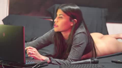 Snapshot of capriciousqueen chatting on 21, 9, 2025 Miyah online show from 21, 9, 2025