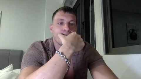 Snapshot of capt_oliver chatting on 2, 1, 2025 follow my twitter online show from 2, 1, 2025