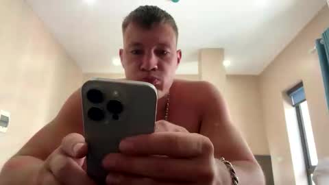 Snapshot of capt_oliver chatting on 12, 9, 2025 follow my twitter online show from 12, 9, 2025