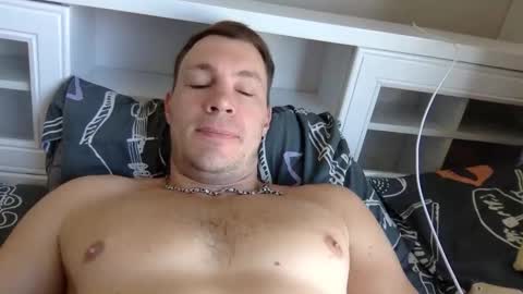 Snapshot of capt_oliver chatting on 1, 12, 2025 follow my twitter online show from 1, 12, 2025