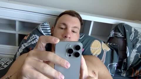 Snapshot of capt_oliver chatting on 2, 12, 2025 follow my twitter online show from 2, 12, 2025