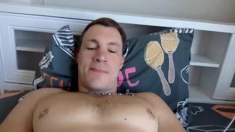 Snapshot of capt_oliver chatting on 3, 12, 2025 follow my twitter online show from 3, 12, 2025