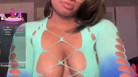 Snapshot of caramel_dreamq chatting on 10, 1, 2026 pretty hazel online show from 10, 1, 2026