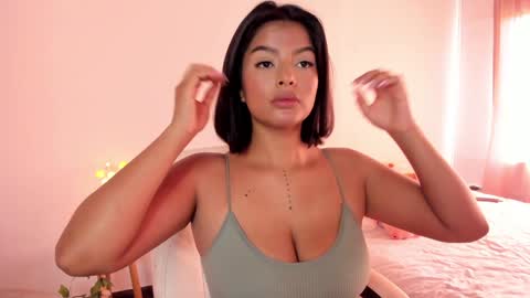 Snapshot of caramelo_xox chatting on 6, 1, 2025 online show from 6, 1, 2025