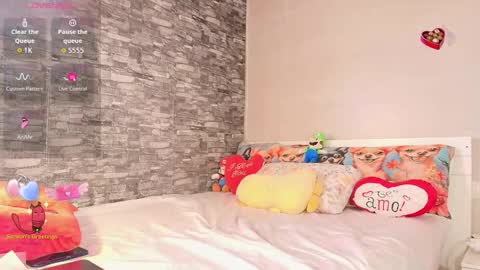 Snapshot of carameloo_06 chatting on 25, 10, 2025 carolina online show from 25, 10, 2025